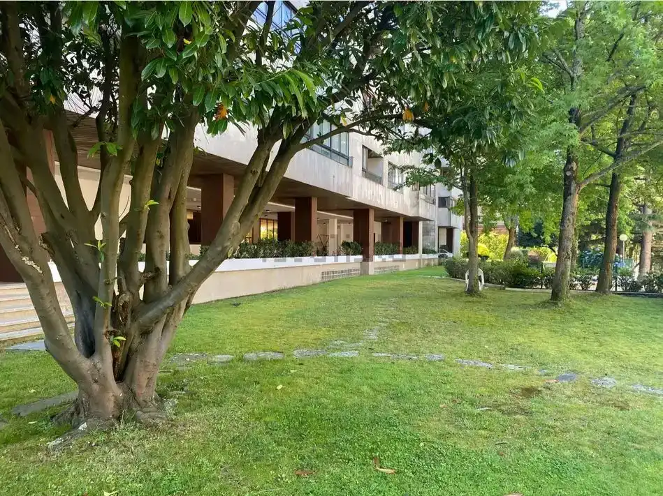 Vista exterior de Apartament en venda en Vigo  amb Jardí privat, Parquet i Traster