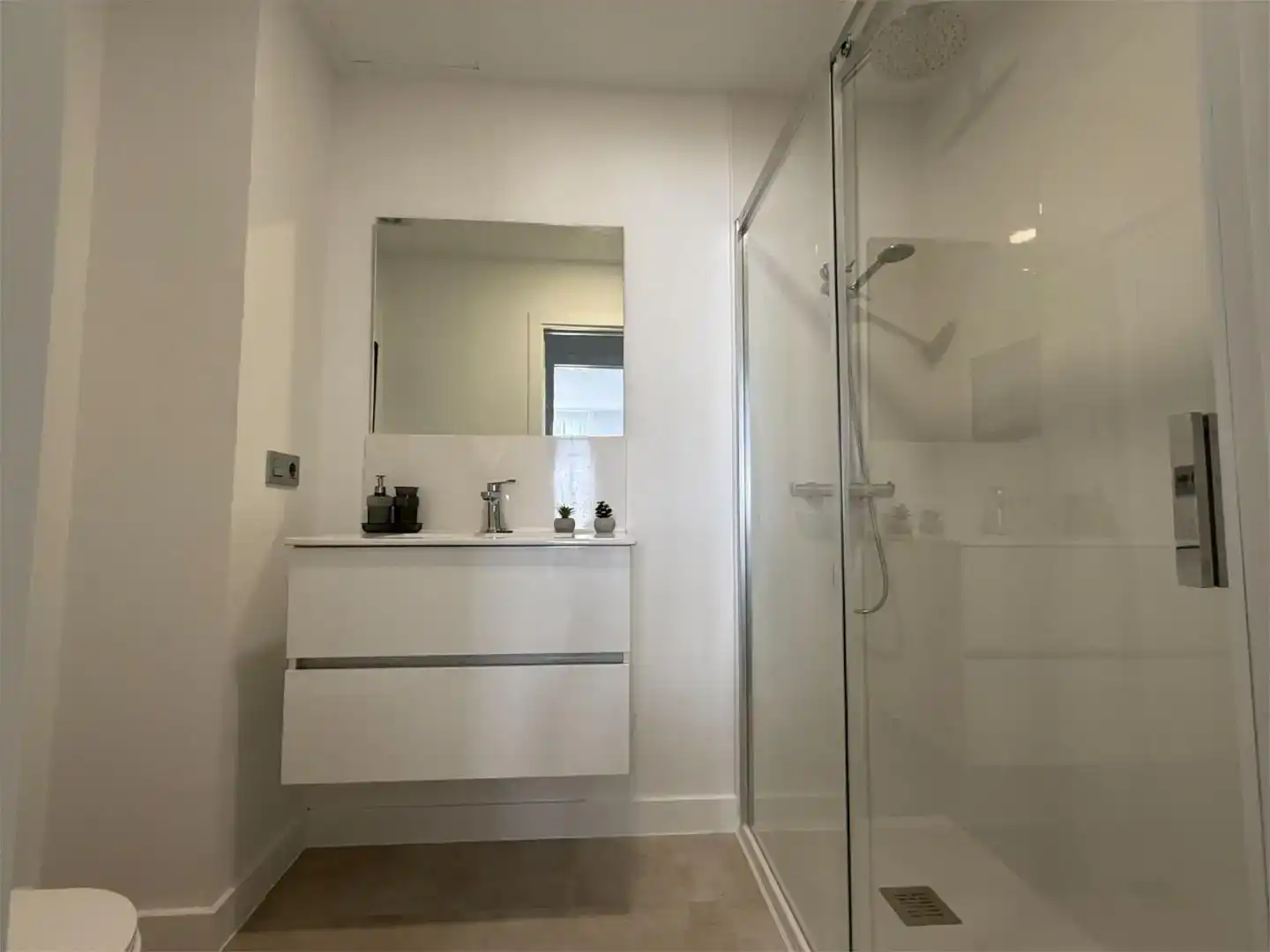 Baño de Piso de alquiler en Cádiz con Aire acondicionado y Amueblado