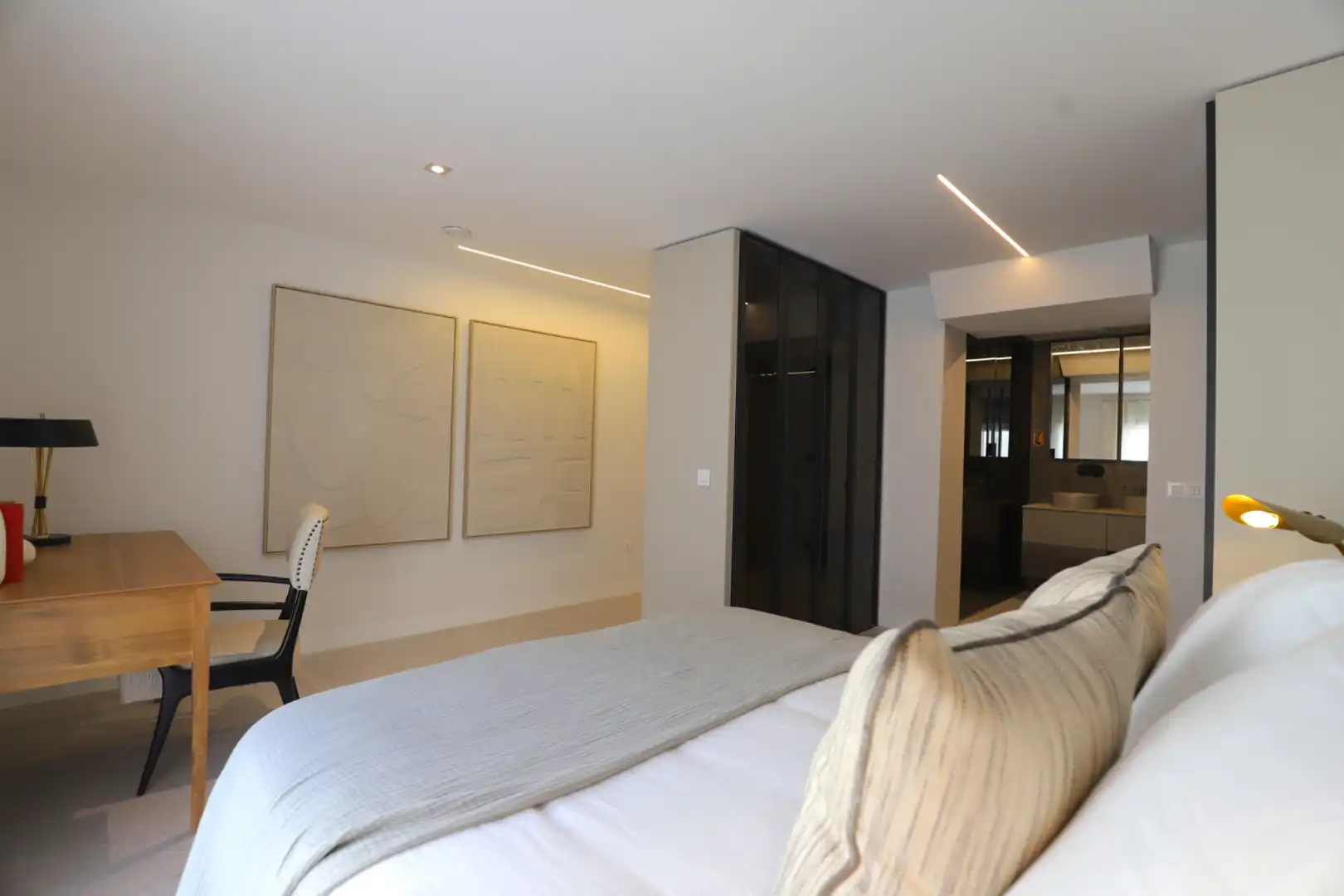 Bedroom of Houses for sale in Madrid  with Air Conditioner, Heating and Parquet flooring
