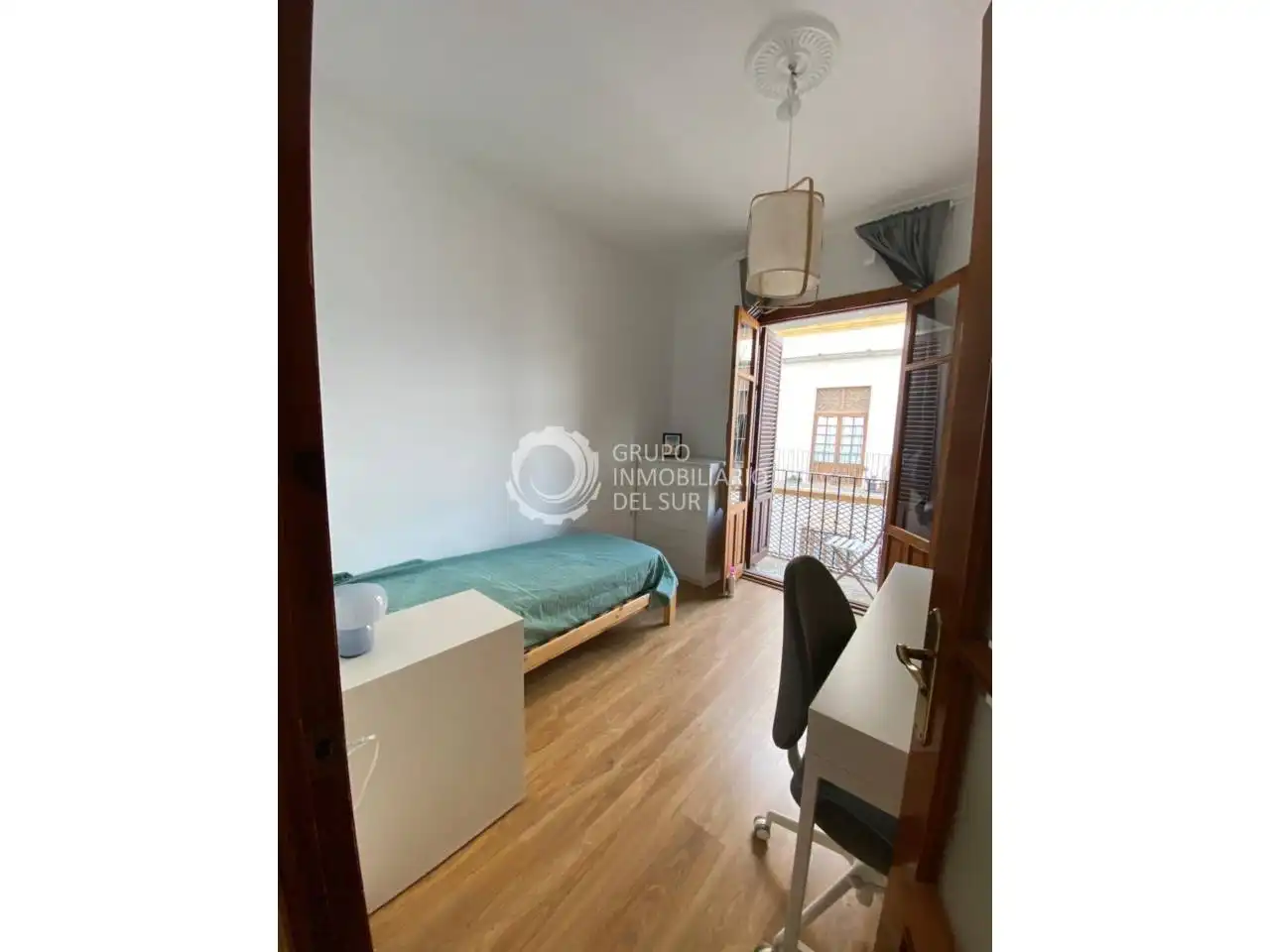 Dormitori de Casa adosada en venda en Puerto Real amb Aire condicionat, Jardí privat i Terrassa