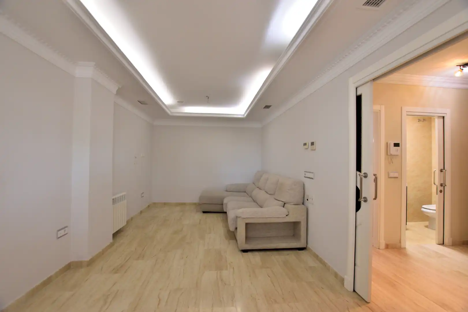 Sala d'estar de Casa adosada en venda en Ronda amb Aire condicionat, Calefacció i Terrassa