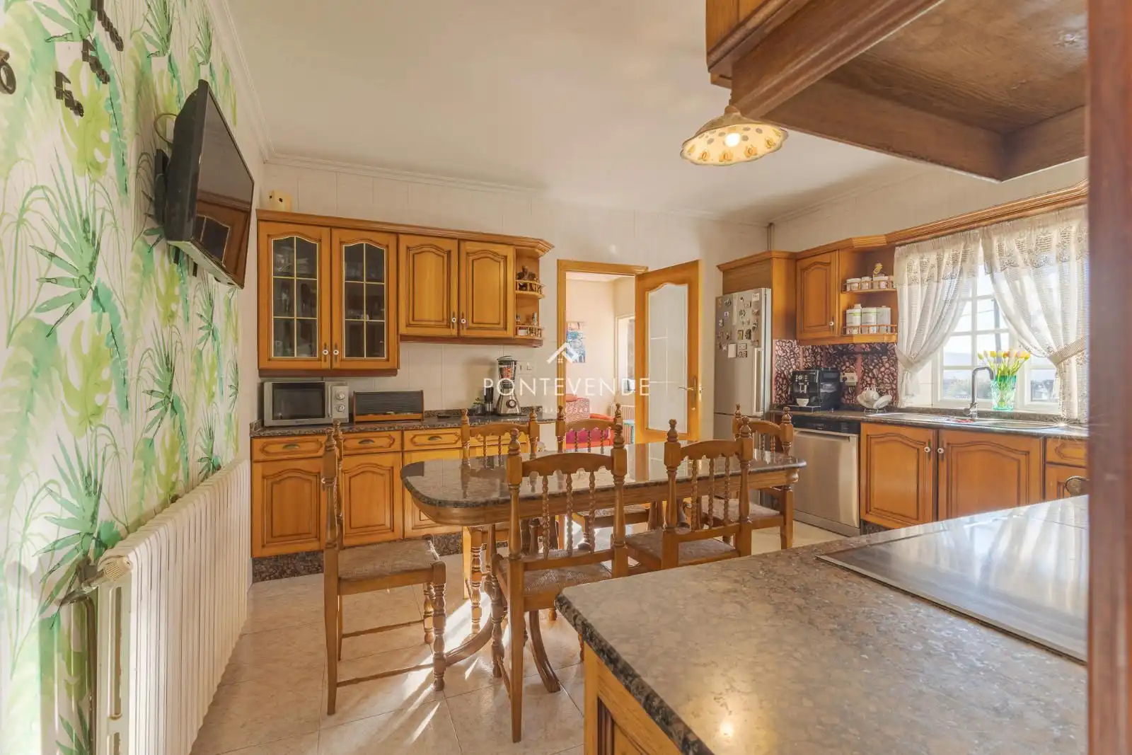 Kitchen of Houses for sale in Vilanova de Arousa  with Heating, Terrace and Swimming Pool