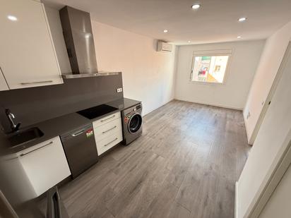 Kitchen of Flat for sale in L'Hospitalet de Llobregat  with Air Conditioner, Parquet flooring and Oven