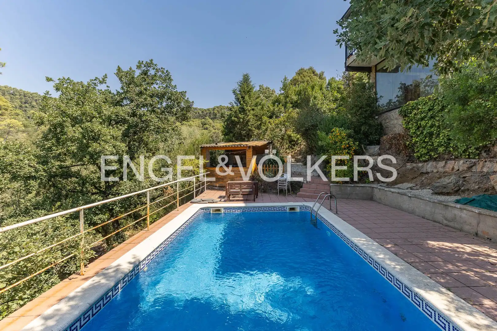 Piscina de Casa o xalet en venda en Molins de Rei amb Aire condicionat, Calefacció i Jardí privat