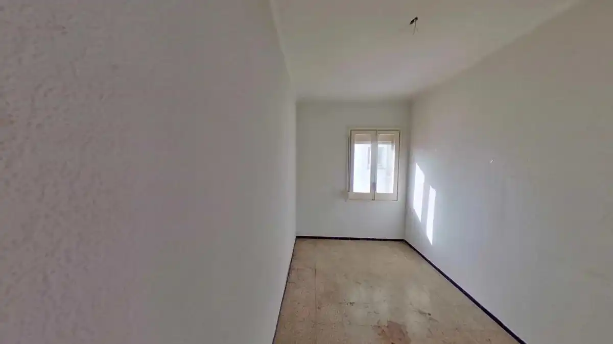 Dormitori de Apartament en venda en Girona amb Balcó