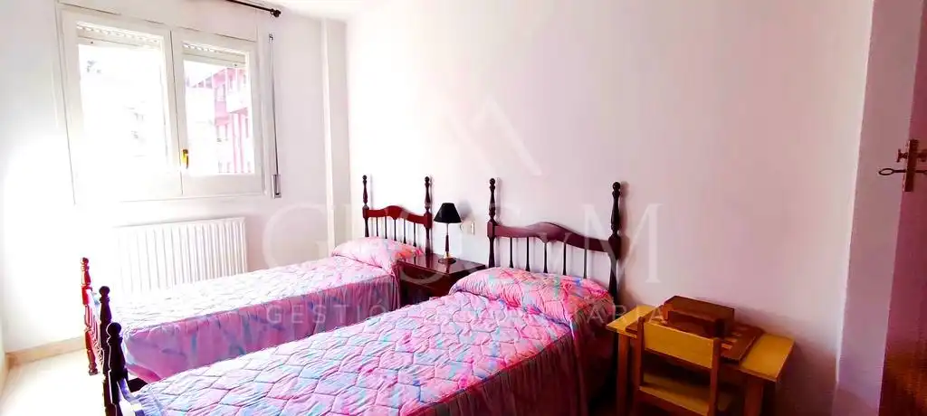 Dormitori de Pis en venda en Sant Joan Despí amb Jardí privat, Terrassa i Balcó