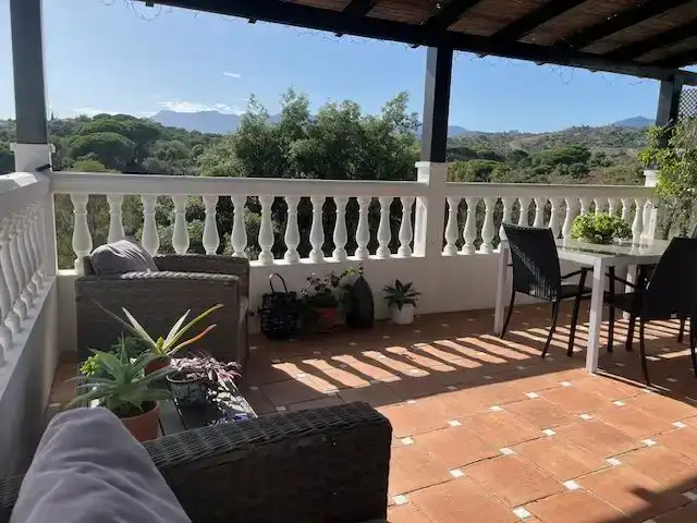 Terrassa de Casa o xalet en venda en Marbella amb Aire condicionat i Piscina