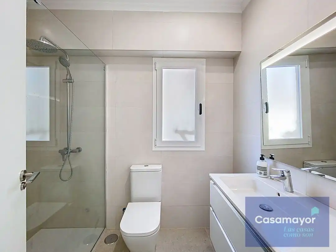 Baño de Piso de alquiler en Alicante / Alacant con Aire acondicionado y Calefacción