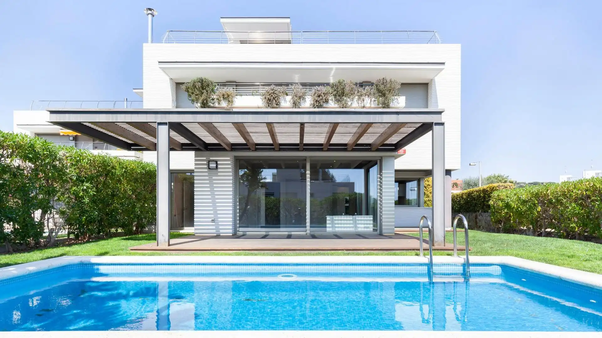 Piscina de Casa o chalet en venta en Sant Vicenç de Montalt con Aire acondicionado, Jardín privado y Parquet