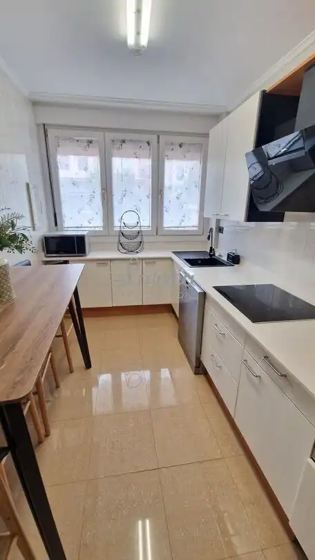 Cuina de Casa adosada en venda en Sopela amb Calefacció, Jardí privat i Terrassa