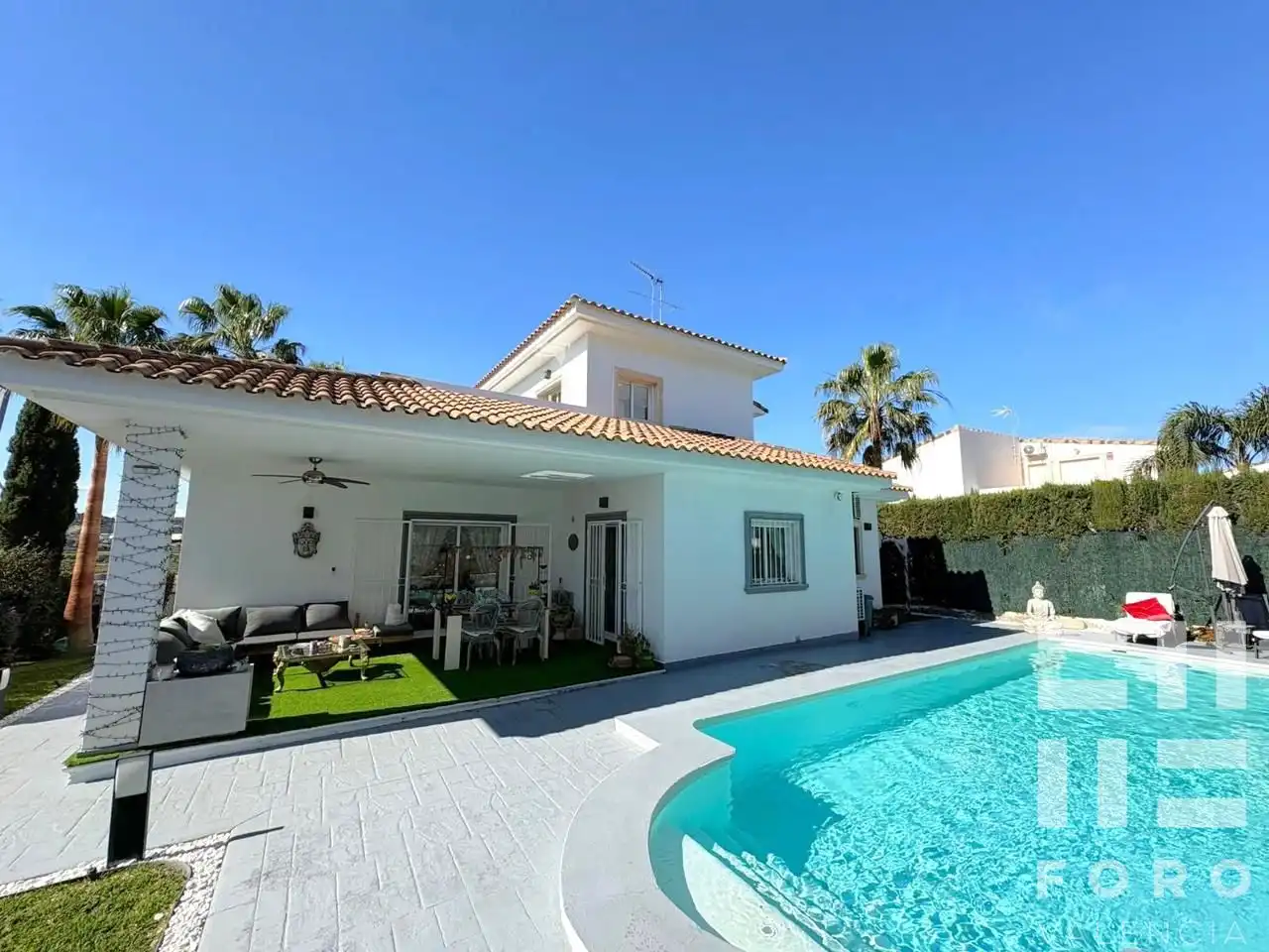 Vista exterior de Casa o chalet en venta en L'Eliana con Aire acondicionado, Jardín privado y Terraza