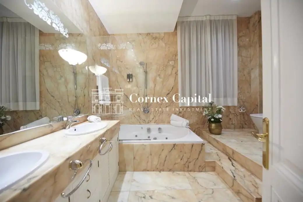 Badezimmer von Country house zum Verkauf in Sant Andreu de Llavaneres mit Privatgarten, Terrasse und Schwimmbad