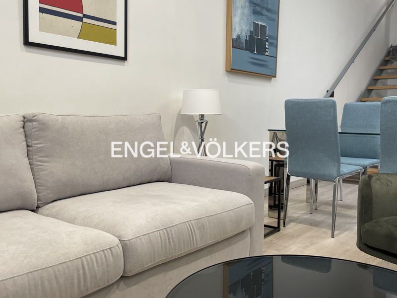 Sala d'estar de Casa o xalet de lloguer en  Sevilla Capital amb Aire condicionat, Calefacció i Moblat