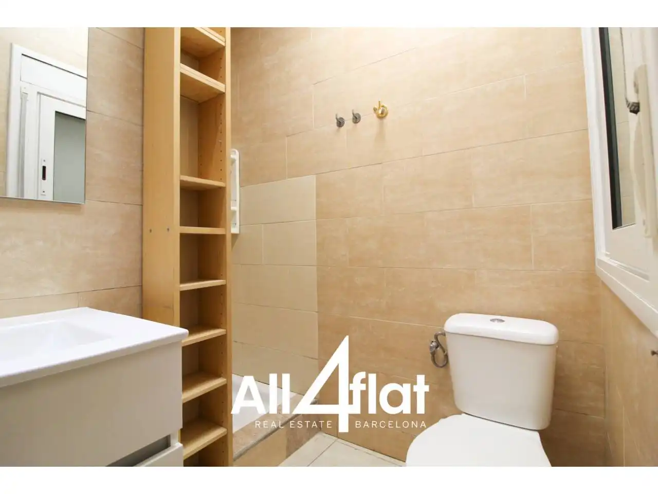 Badezimmer von Wohnung zum Verkauf in L'Hospitalet de Llobregat mit Klimaanlage und Alarm