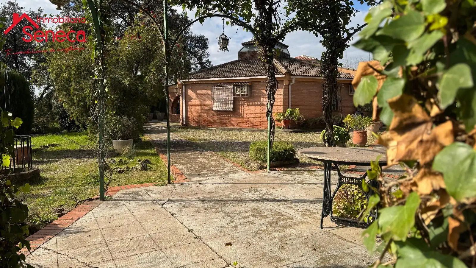 Garden of Houses for sale in Córdoba  with Air Conditioner, Heating and Storage room
