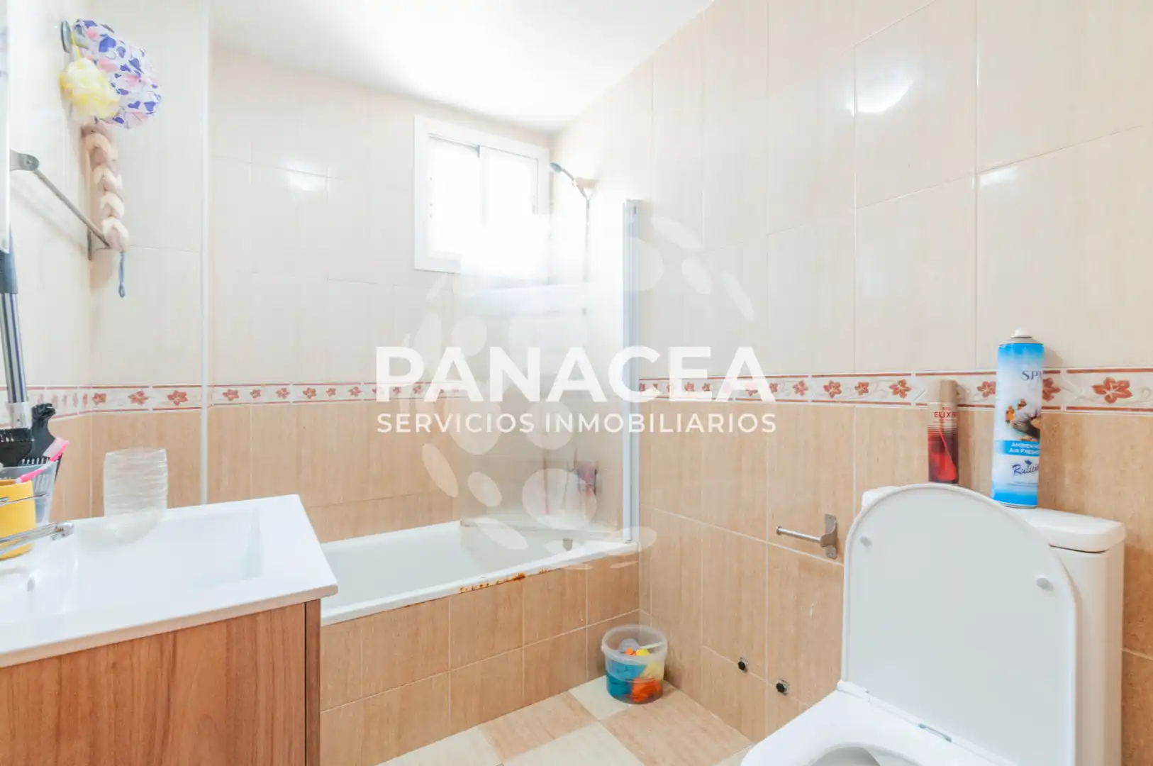 Bathroom of Flat for sale in Roquetas de Mar  with Furnished, Washing machine and TV