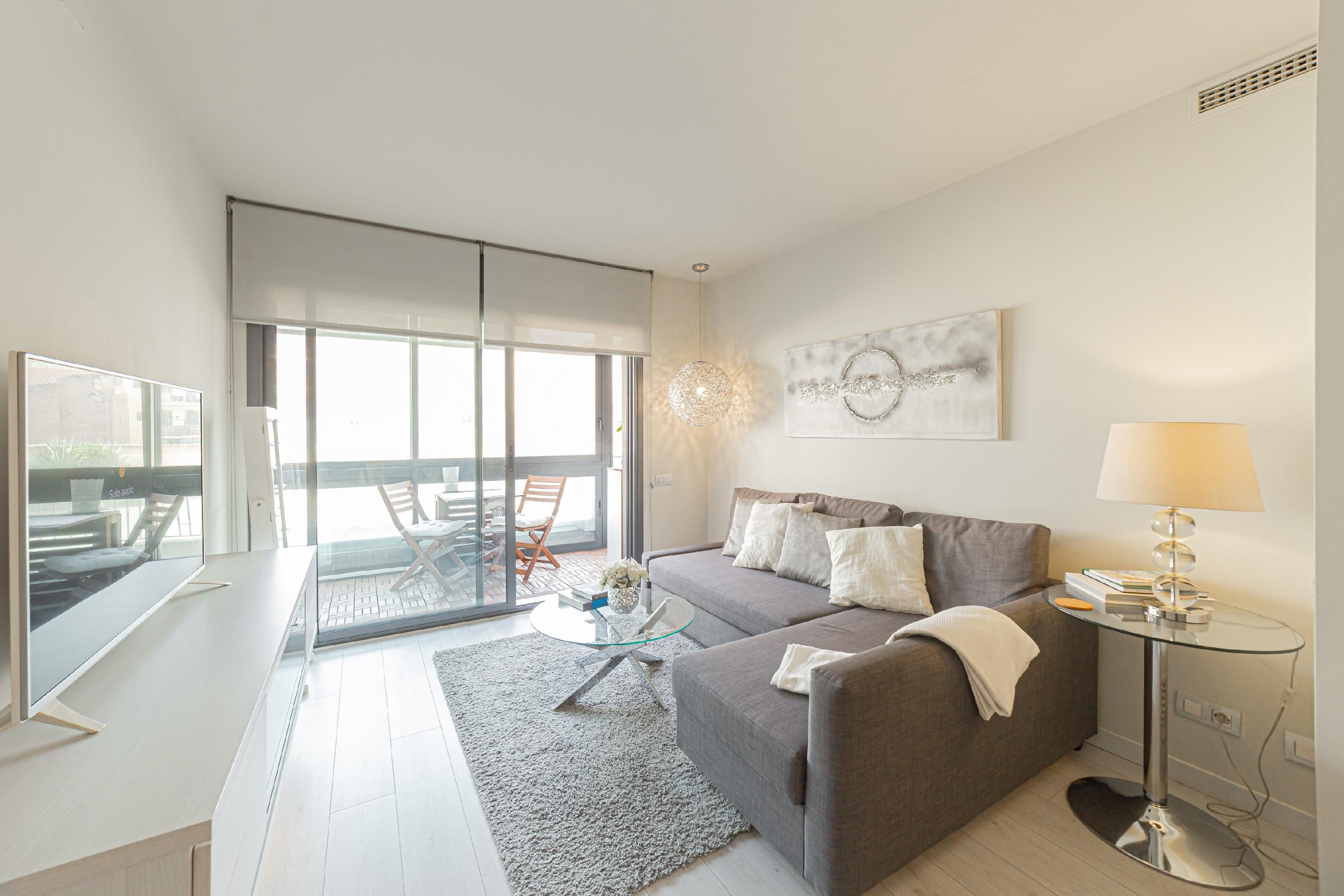 Living room of Flat for sale in  Barcelona Capital  with Air Conditioner, Heating and Parquet flooring