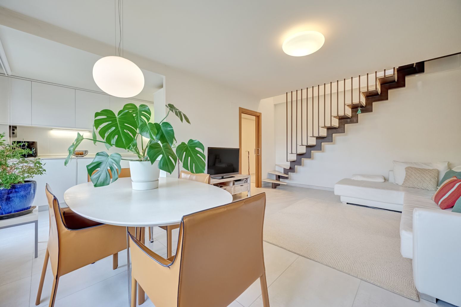 Sala d'estar de Àtic en venda en  Pamplona / Iruña amb Calefacció, Jardí privat i Parquet