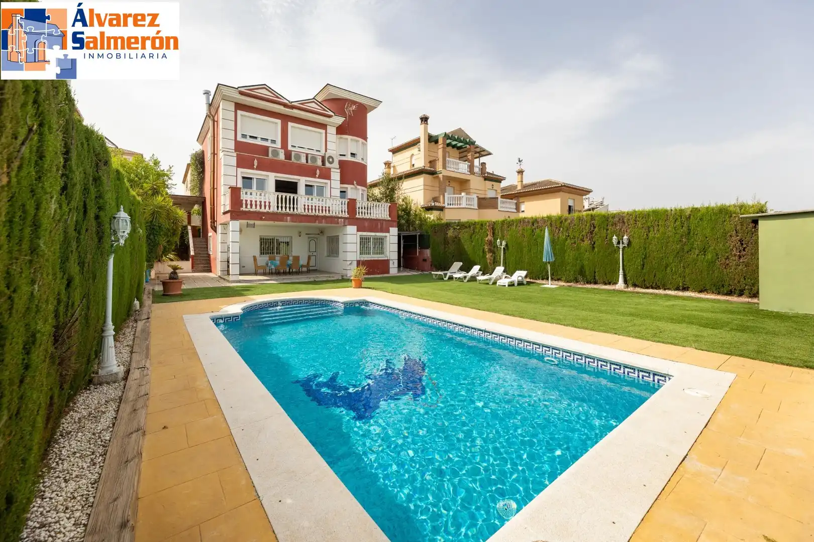 Villa mit Pool zum Verkauf in Barrio de la Vega