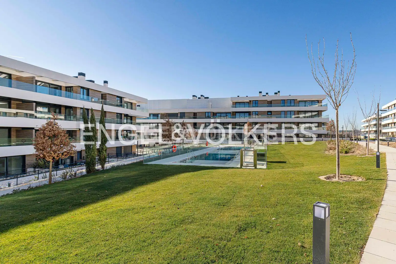 Pis amb terrassa en venda a Urbanización La Moraleja