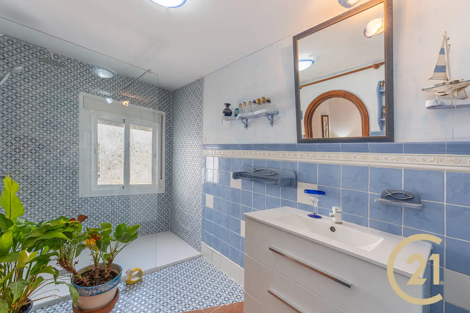 Baño de Ático en venta en Ojén con Parquet, Amueblado y Horno