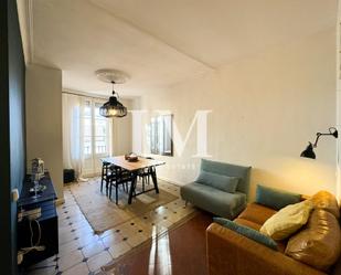 Living room of Apartment for sale in  Barcelona Capital  with Air Conditioner, Heating and Balcony