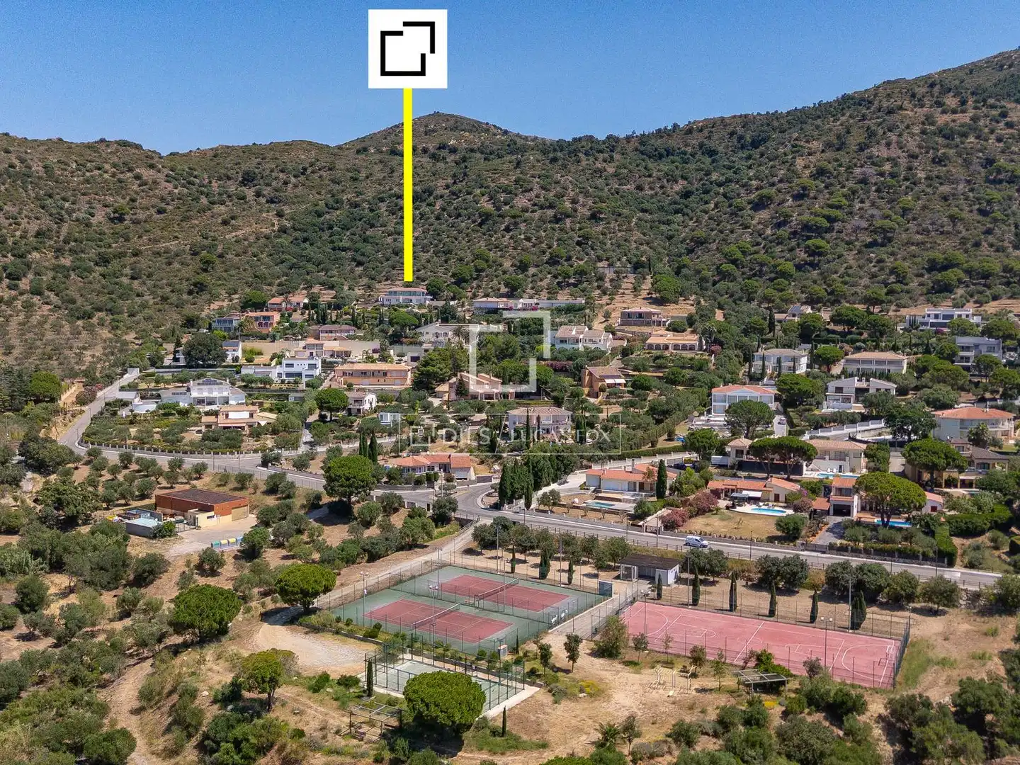 Vista exterior de Casa o xalet en venda en Pau amb Aire condicionat, Calefacció i Jardí privat
