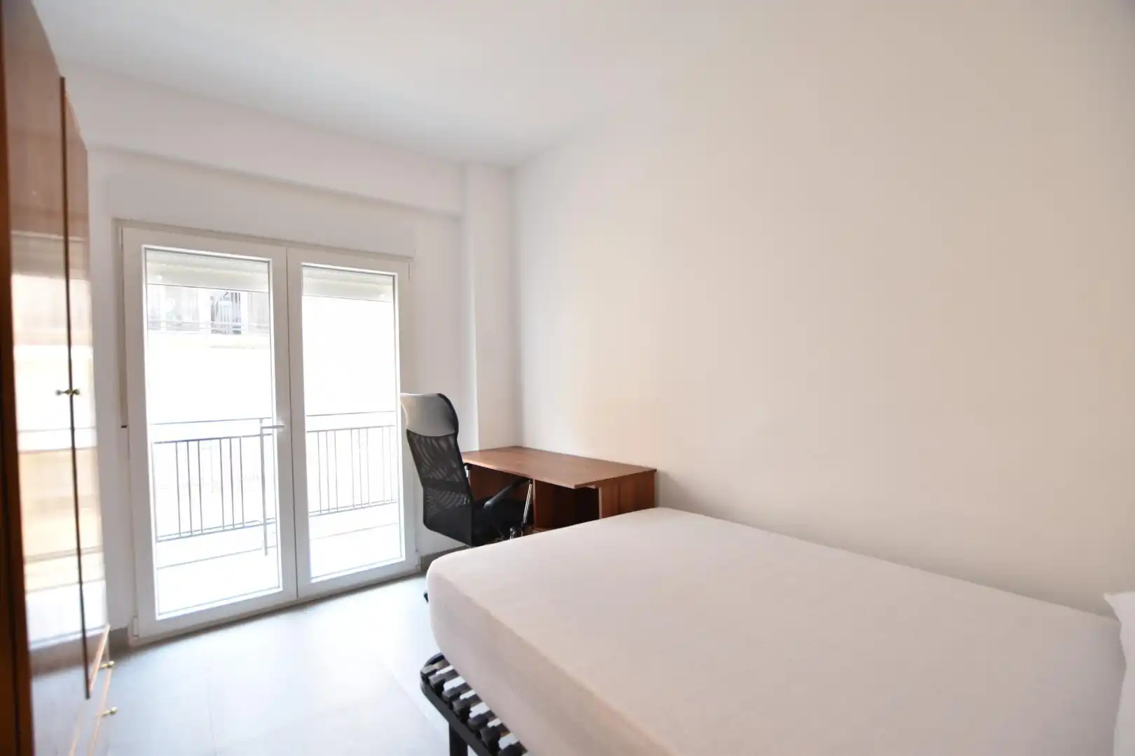Bedroom of Flat for rent in Granada  with Air Conditioner and Furnished
