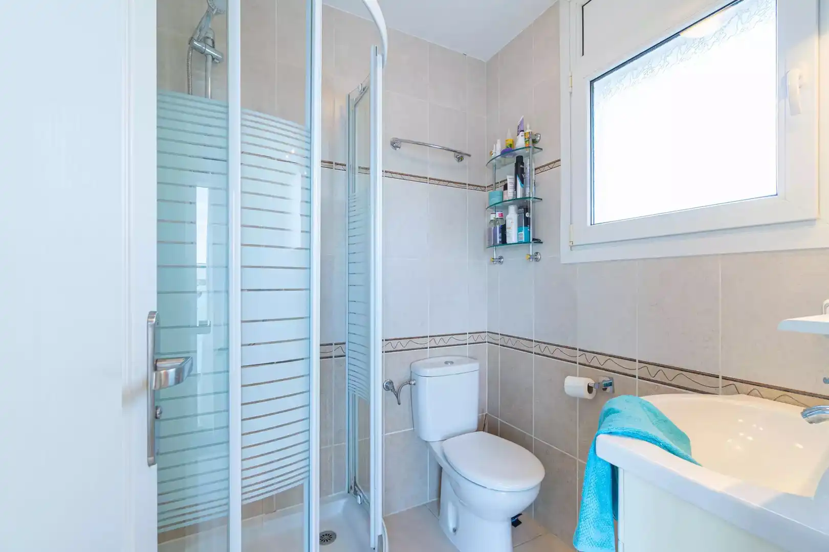 Bany de Casa o xalet en venda en Empuriabrava amb Aire condicionat, Terrassa i Piscina