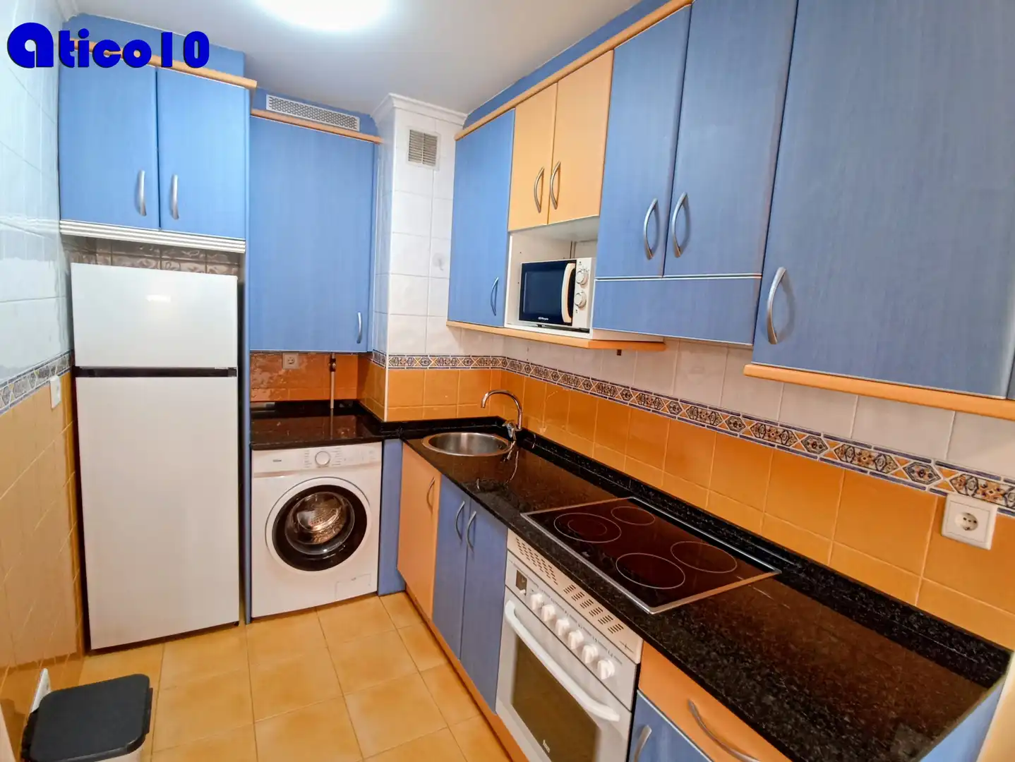 Cocina de Apartamento de alquiler en Gijón  con Calefacción, Parquet y Trastero