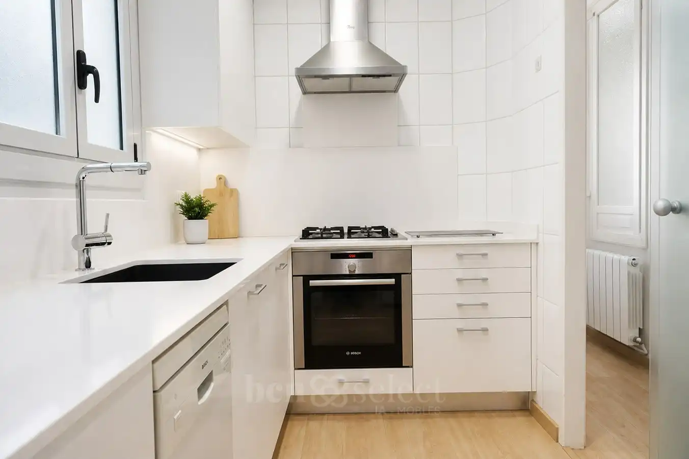 Cuina de Pis en venda en Barcelona amb Calefacció, Parquet i Moblat