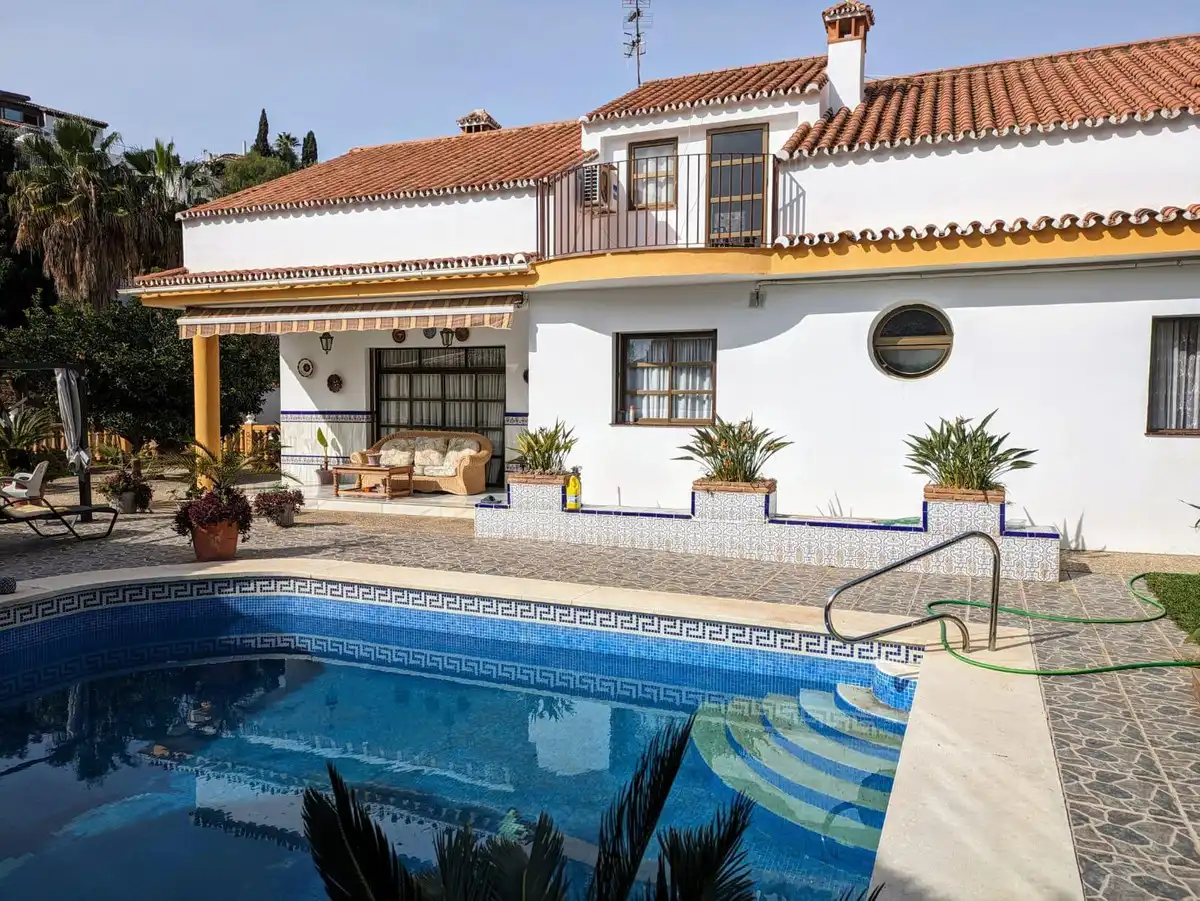 Exterior view of Houses for sale in Benalmádena  with Air Conditioner, Heating and Terrace