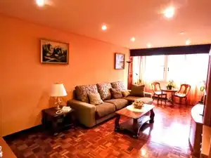 Sala d'estar de Pis de lloguer en A Coruña Capital  amb Parquet, Moblat i Forn
