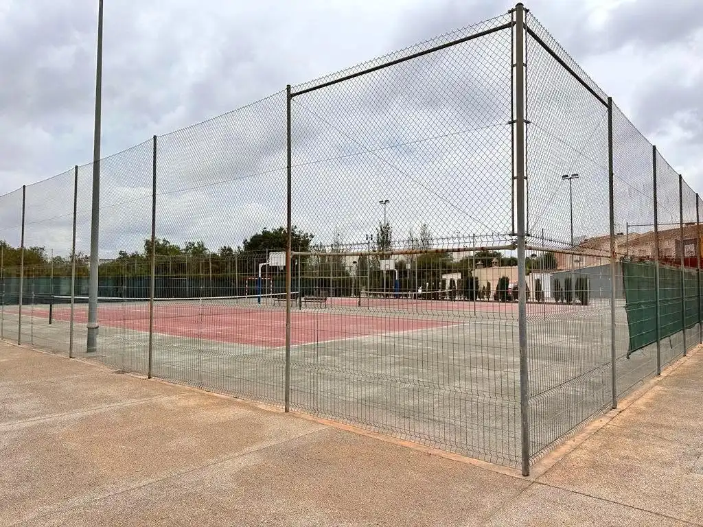 Parking de Casa o chalet en venta en Riba-roja de Túria con Aire acondicionado, Jardín privado y Terraza