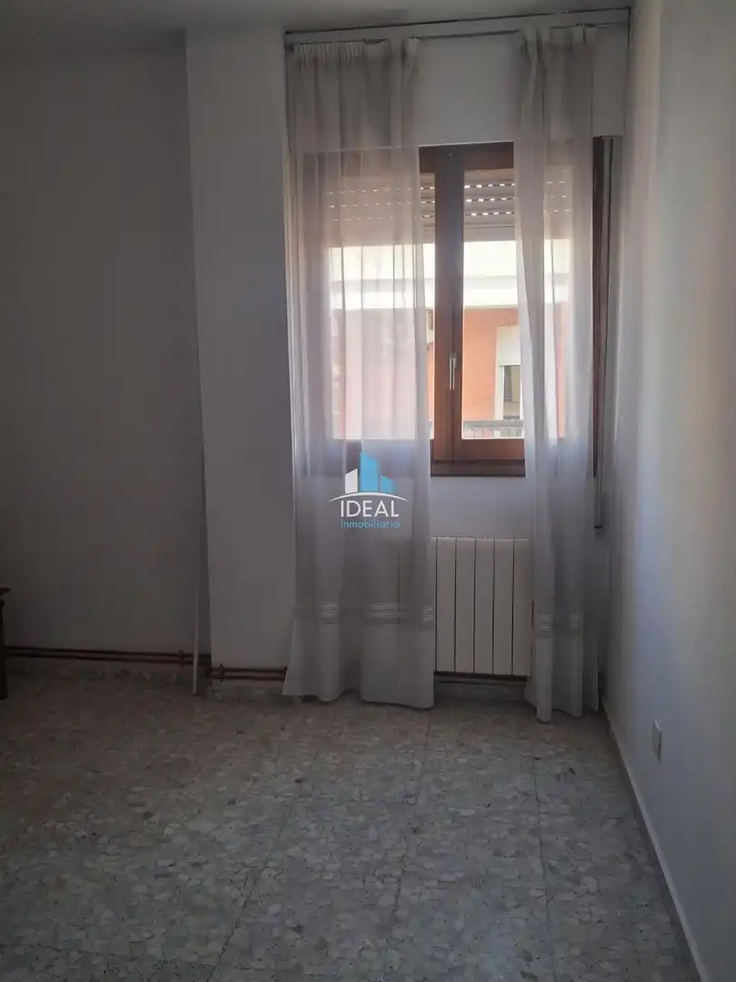 Habitación de Piso en venta en Don Benito con Aire acondicionado, Calefacción y Amueblado