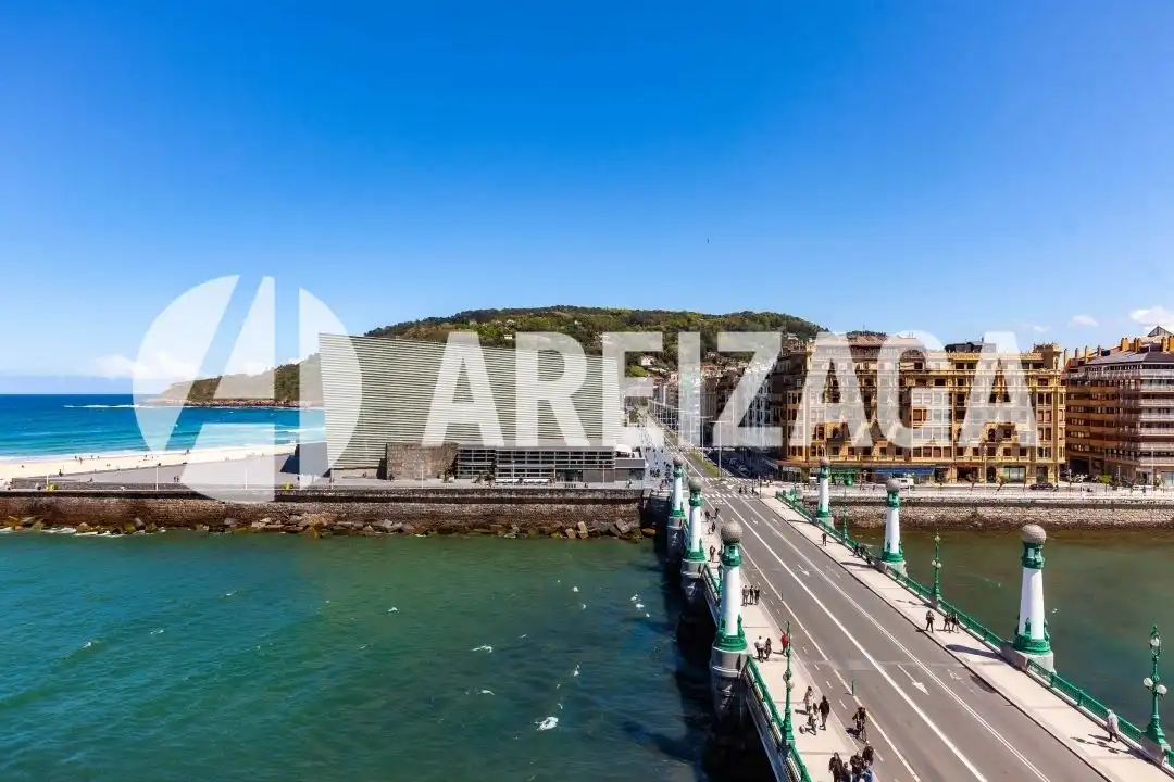 Gewerbefläche zur Miete in Ramón María Lili Pasealekua 1, imagen 3