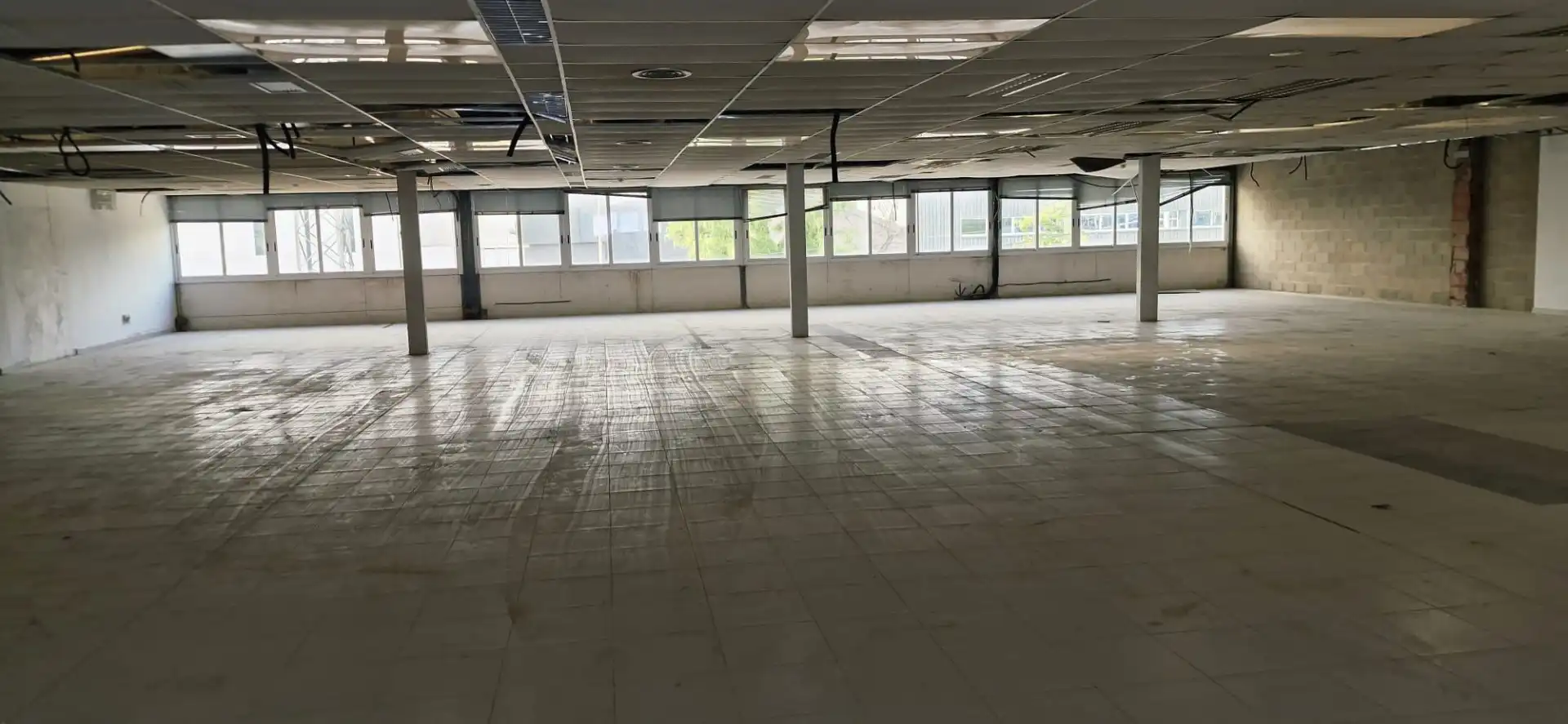 Nau industrial de lloguer a Abrera