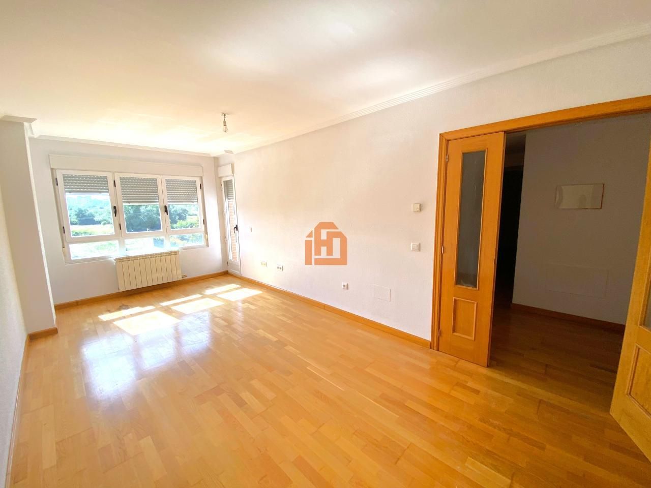 Dormitori de Apartament en venda en Villaquilambre amb Calefacció i Parquet