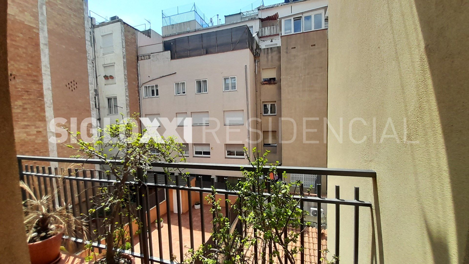 Vista exterior de Pis en venda en  Barcelona Capital amb Balcó
