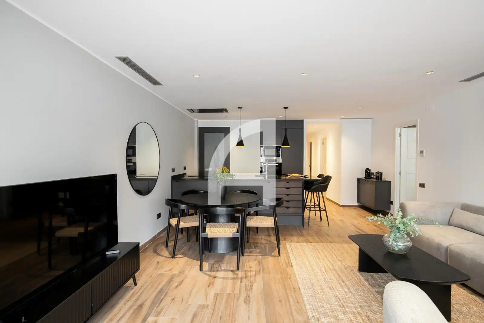 Living room of Flat for rent in Barcelona  with Air Conditioner, Heating and Parquet flooring
