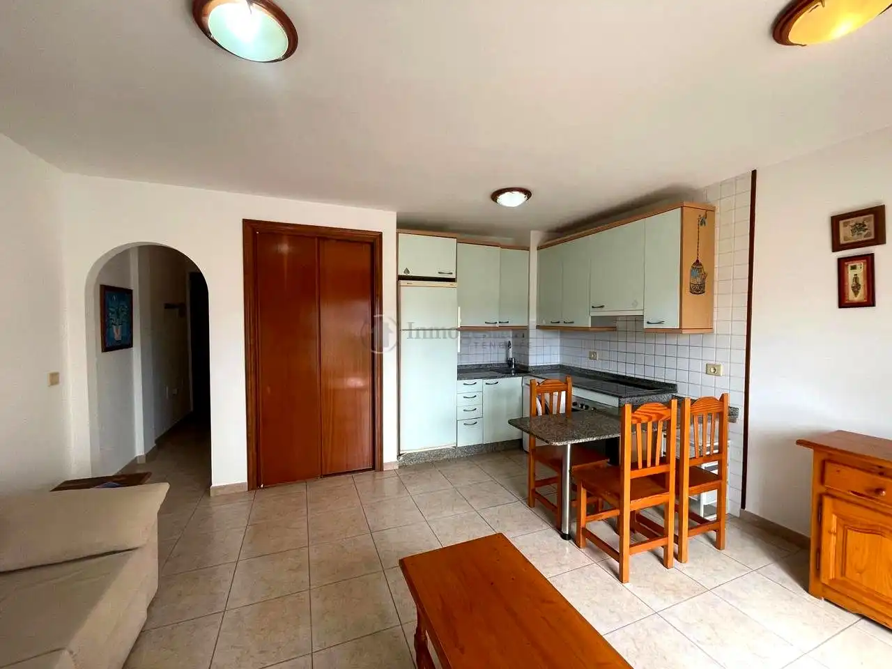 Cuina de Apartament de lloguer en Arona amb Terrassa, Moblat i Piscina comunitària