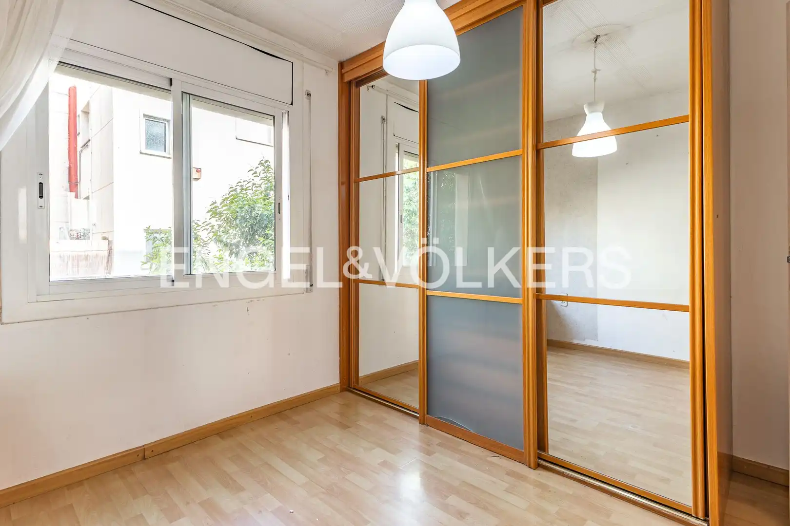 Habitación de Piso en venta en Barcelona con Calefacción, Terraza y Balcón