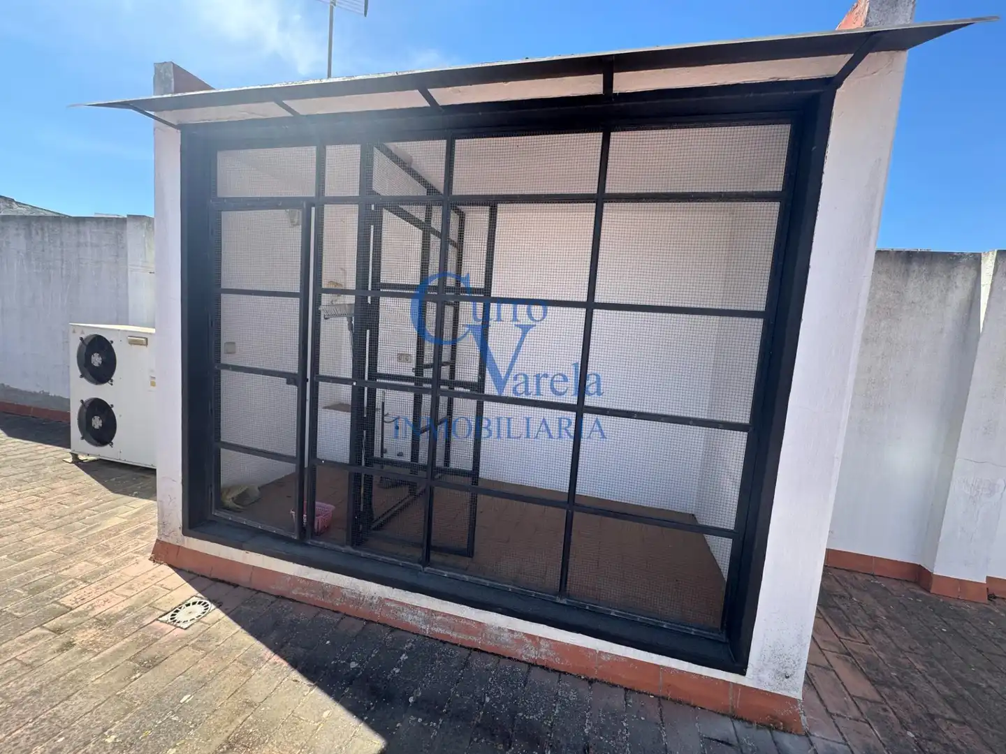 Houses for sale in Dos Hermanas  with Air Conditioner, Heating and Storage room