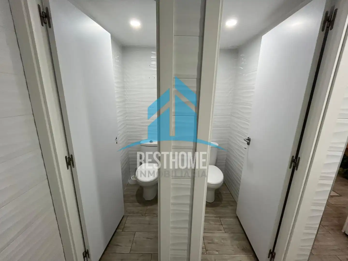 Baño de Local de alquiler en Cullera con Aire acondicionado