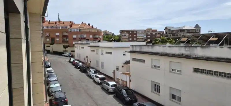 Vista exterior de Pis en venda en Plasencia amb Aire condicionat, Calefacció i Jardí privat