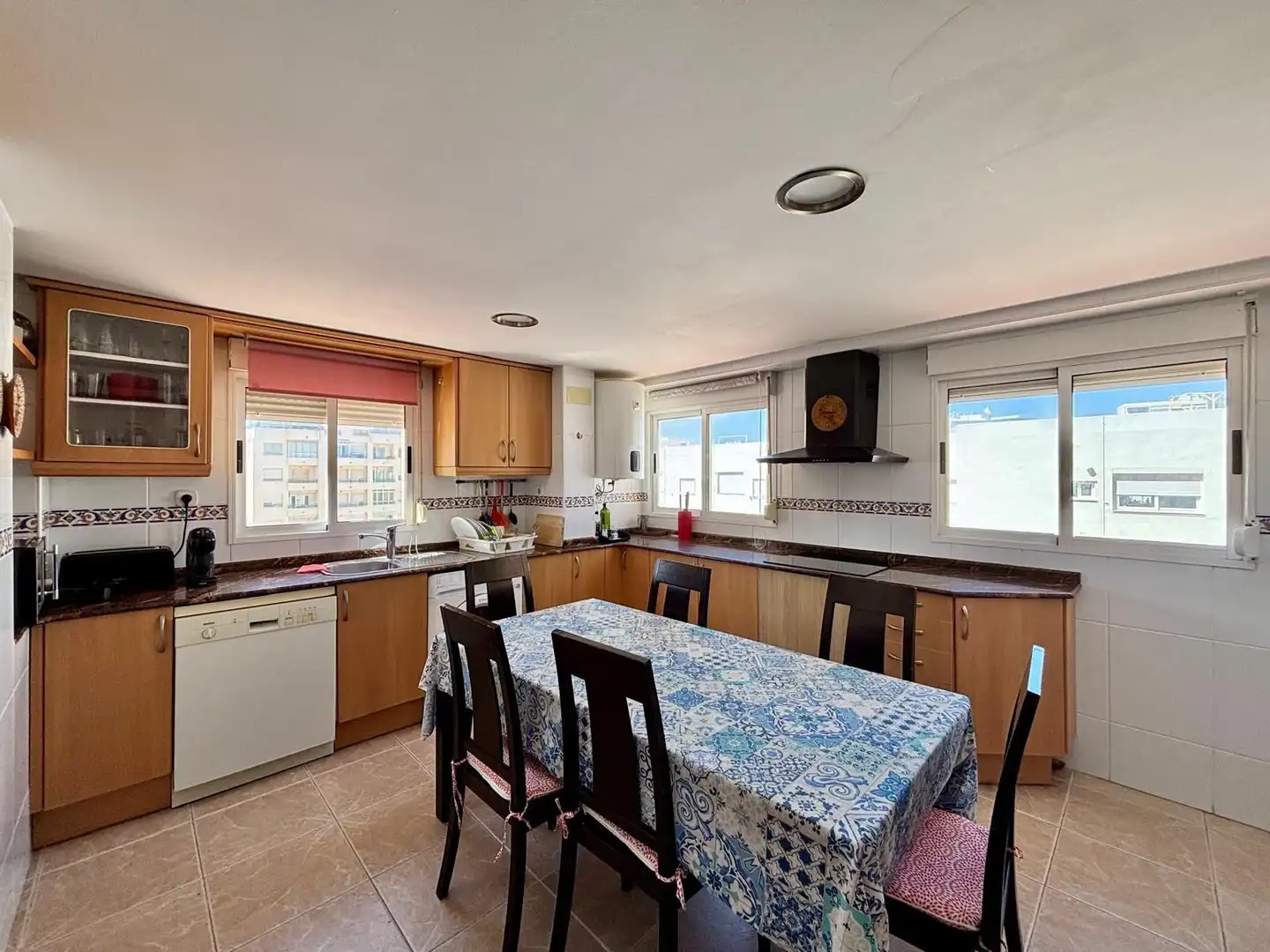 Cuina de Apartament en venda en Gandia amb Aire condicionat, Jardí privat i Terrassa