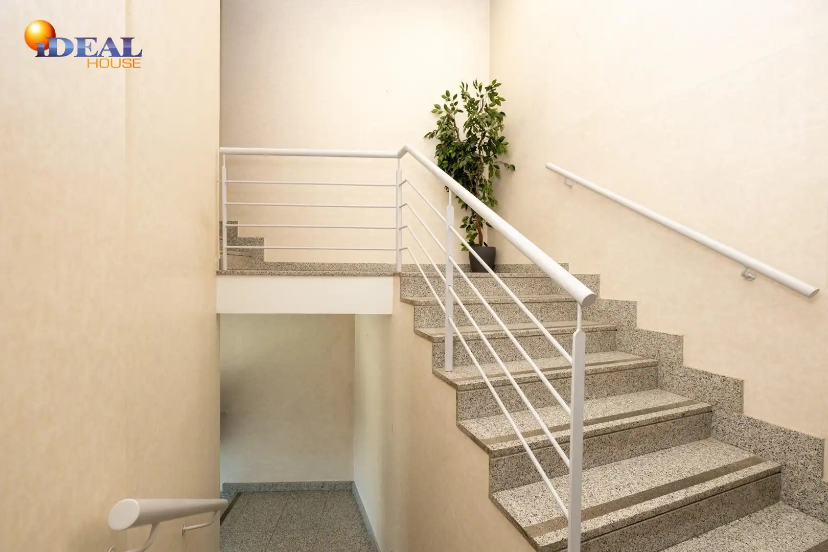 Inmuebles singulares con ascensor en venta en Peligros, imagen 33