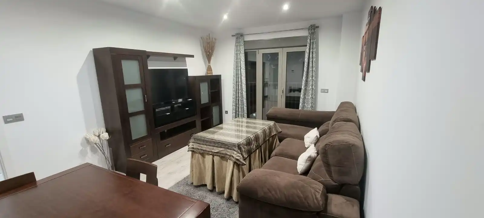 Wohnzimmer von Wohnung zur Miete in Entrenúcleos