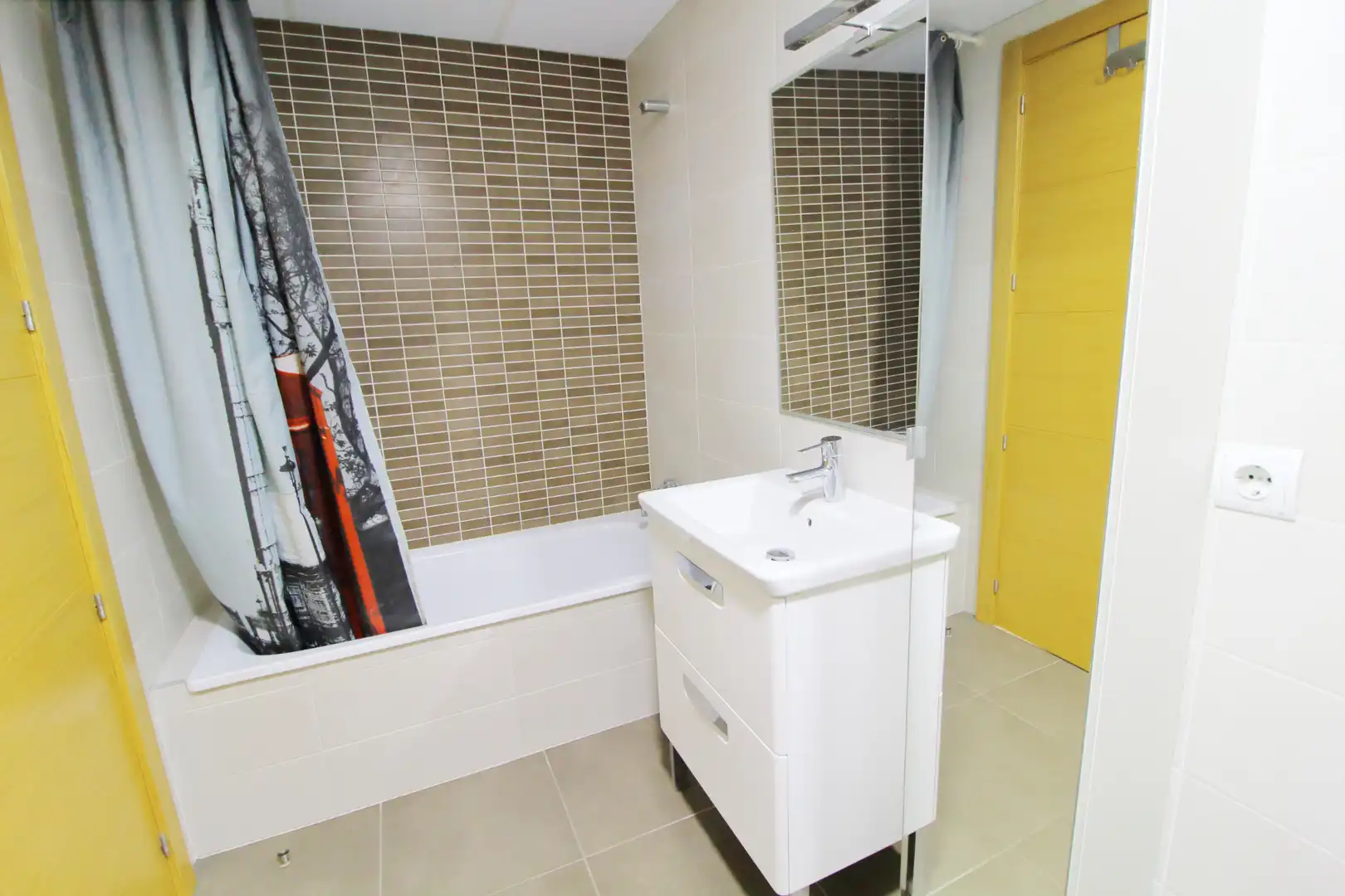 Bathroom of Flat for sale in Valencia  with Air Conditioner, Parquet flooring and Balcony