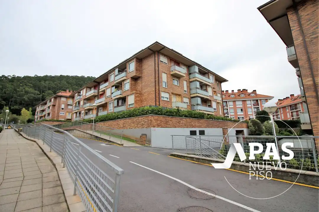 Vista exterior de Piso en venta en Entrambasaguas, Cantabria